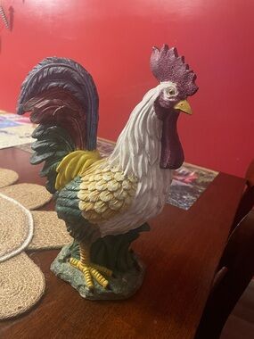 Hand-Painted Multicolor Rooster Figurine - Decorative Home Accent